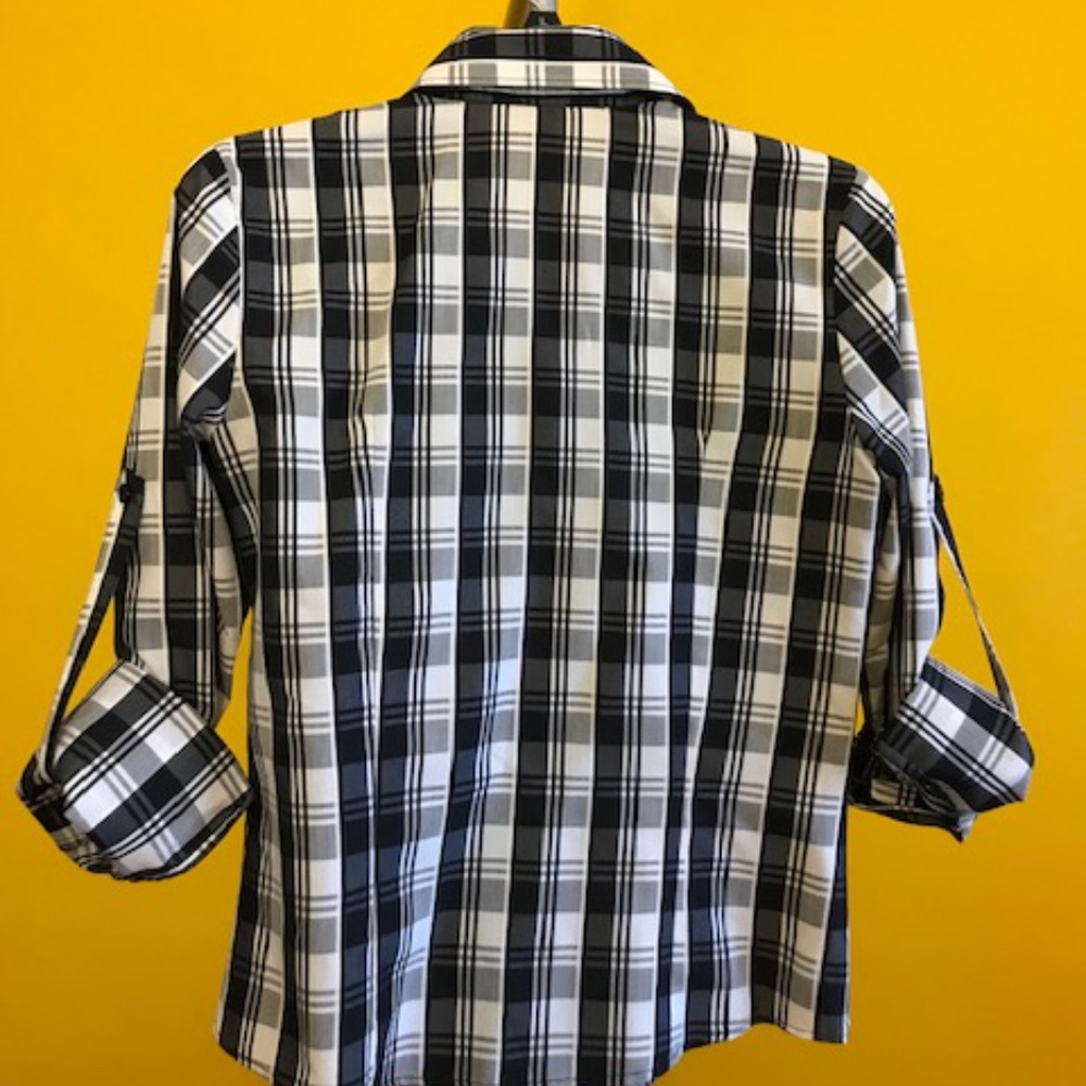 Nara Camise Classic Fitted Blouse with sleeves - Picture 7 of 10